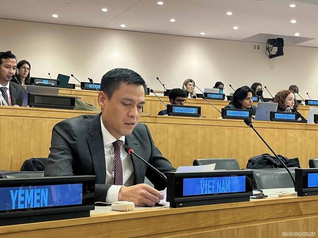 Viet Nam calls for joint efforts to promote sustainable development - Ảnh 1.